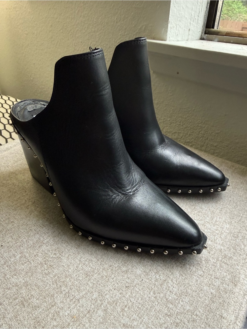 Steve Madden Atlas Black Studded Mule Booties Size 7M